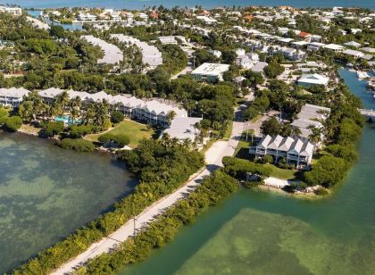 Crystal Waters - Kayaks, 2Br 2.5BA Coastal Villa