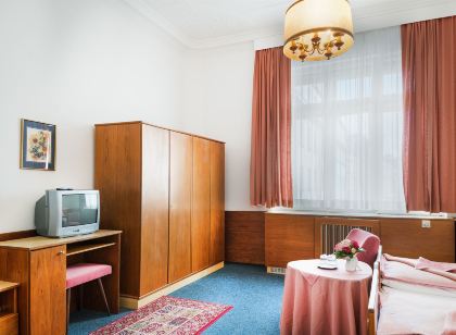 ペンション ノイアー マルクト