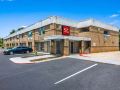 econo-lodge-airport-near-billy-graham-parkway