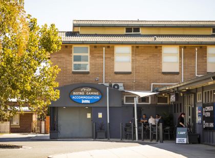 Nightcap at Hendon Hotel