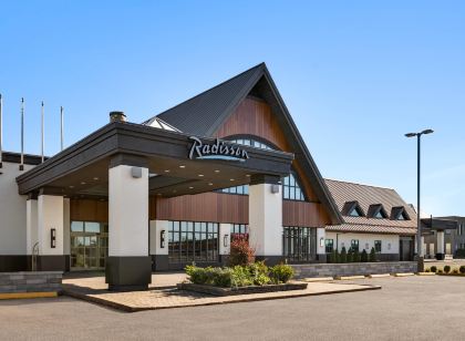 蒙特利爾機場麗笙飯店