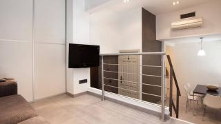 split-level-apartment-in-barceloneta-near-sea