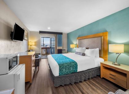 Howard Johnson by Wyndham Santa Cruz Beach Boardwalk
