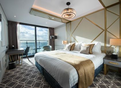 Seven Hotel
