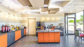 days-inn-by-wyndham-fort-lauderdale-airport-cruise-port