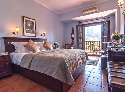 Hotel Doupiani House