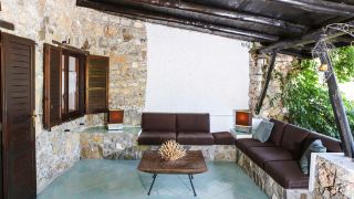 villetta-con-giardino-tra-mare-e-natura