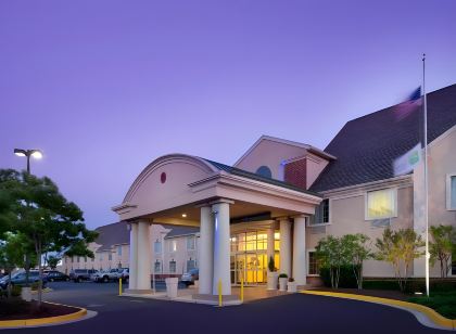 Holiday Inn Express & Suites ANNAPOLIS by IHG