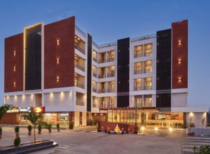 Comfort Inn , Statue of Unity