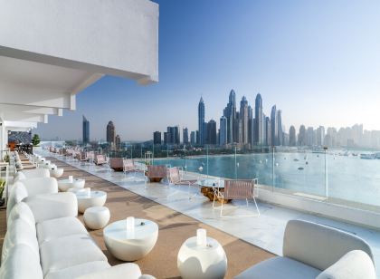 Maison Privee - Glamourous Apt with Sea Views at Five Palm