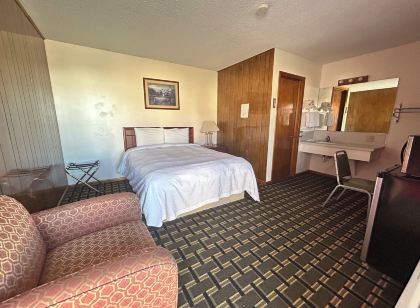 Big 12 Motel Broken Bow NE