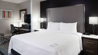 fairfield-inn-and-suites-by-marriott-boston-cambridge