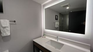 super-8-by-wyndham-cornwall-on