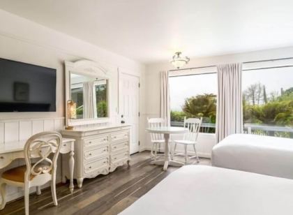 Agate Cove Inn