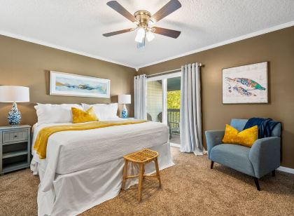 Amelia Island Updated Townhome 2 Blocks from Beach. Pool and Tennis Courts