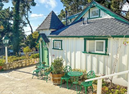 카멜 그린 랜턴 인