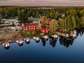 arctic-guesthouse-and-igloos