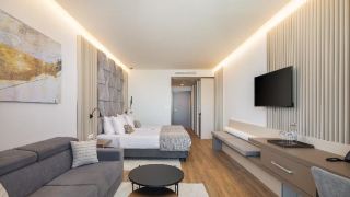 aminess-khalani-beach-hotel