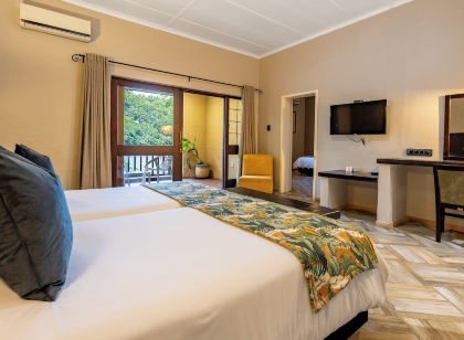 Hotel Numbi & Garden Suites