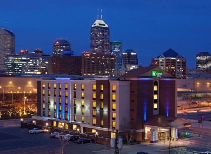 Holiday Inn Express & Suites INDIANAPOLIS DTN-CONV CTR AREA by IHG