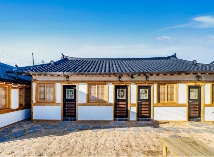 Gyeongju Nenugnam20 Hanok Pension
