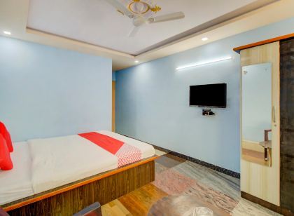 OYO 76452 New Town Residency