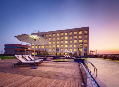 Balaji Sarovar Premiere Solapur