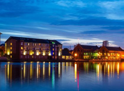 Holiday Inn Express Cardiff Bay