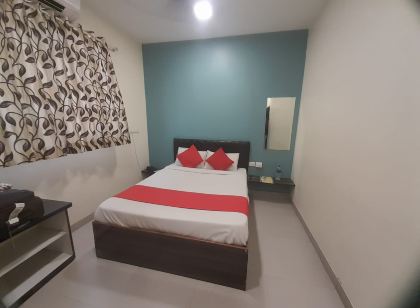 Hotel Everest Inn