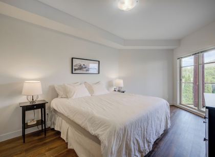 Corner Unit w Large Deck & Amazing View