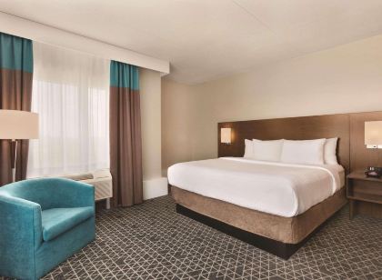 Park Inn by Radisson Brampton, on