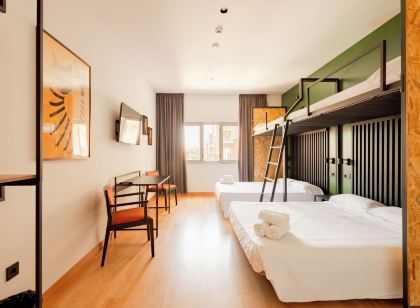 Wonder Hostel