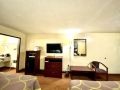 super-8-by-wyndham-shawnee