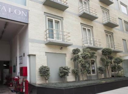 Avalon Courtyard Residence Suites