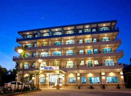 Sea Mountain Khanom Hotel
