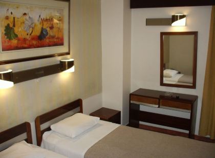 Claridge Hotel