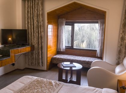 皇家花園松語度假飯店