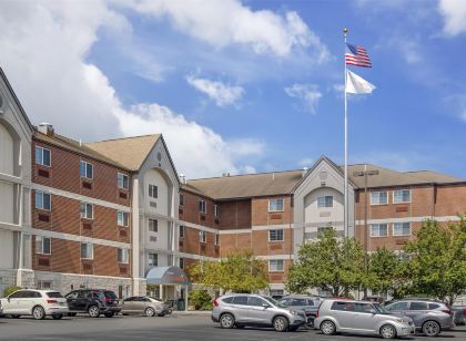 Sonesta Simply Suites Boston Burlington