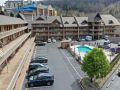 crossroads-inn-and-suites