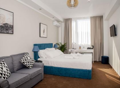 City Plaza Apartments & Rooms