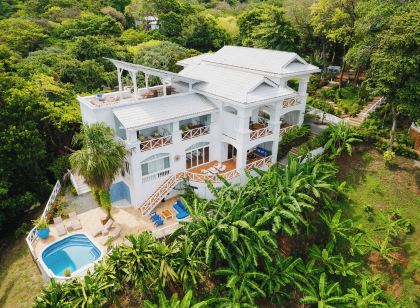 Blue Roatan Resort