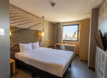 Ibis Tijuana Zona Rio