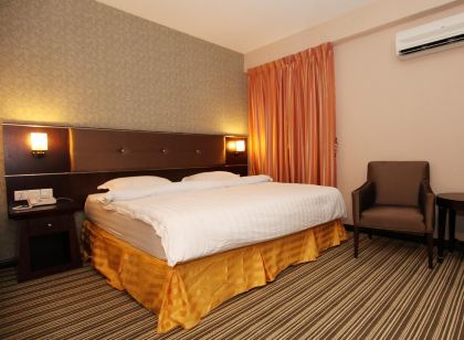 1 City Hotel