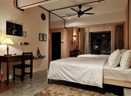 Walk-up to Siar - Children Not Allowed