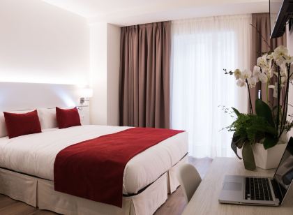 Hotel Pompaelo Plaza del Ayuntamiento & Spa
