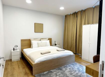 Stylish 3BR Apt in Central Ghent