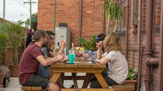 151-hoddle-budget-private-rooms