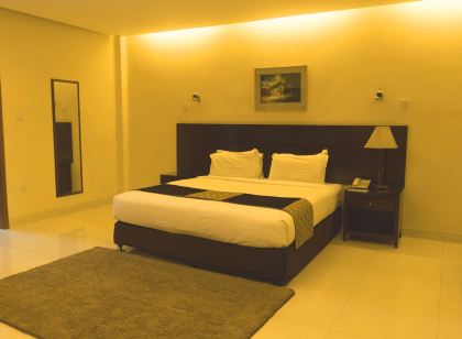 The Avenue Hotel & Suites