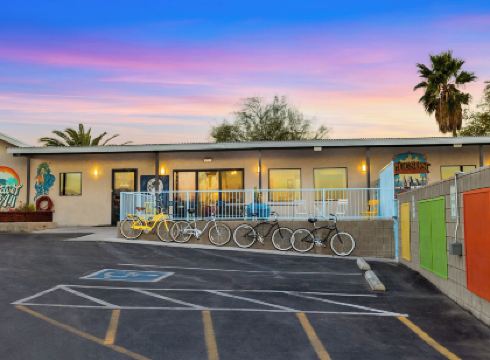 Hotel McCoy - Art, Coffee, Beer, Wine