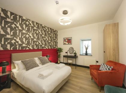 The Sixty 19 Stylish Studios and Apt.